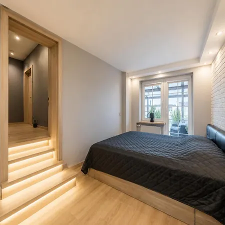 Aqua Pool House 别墅 *